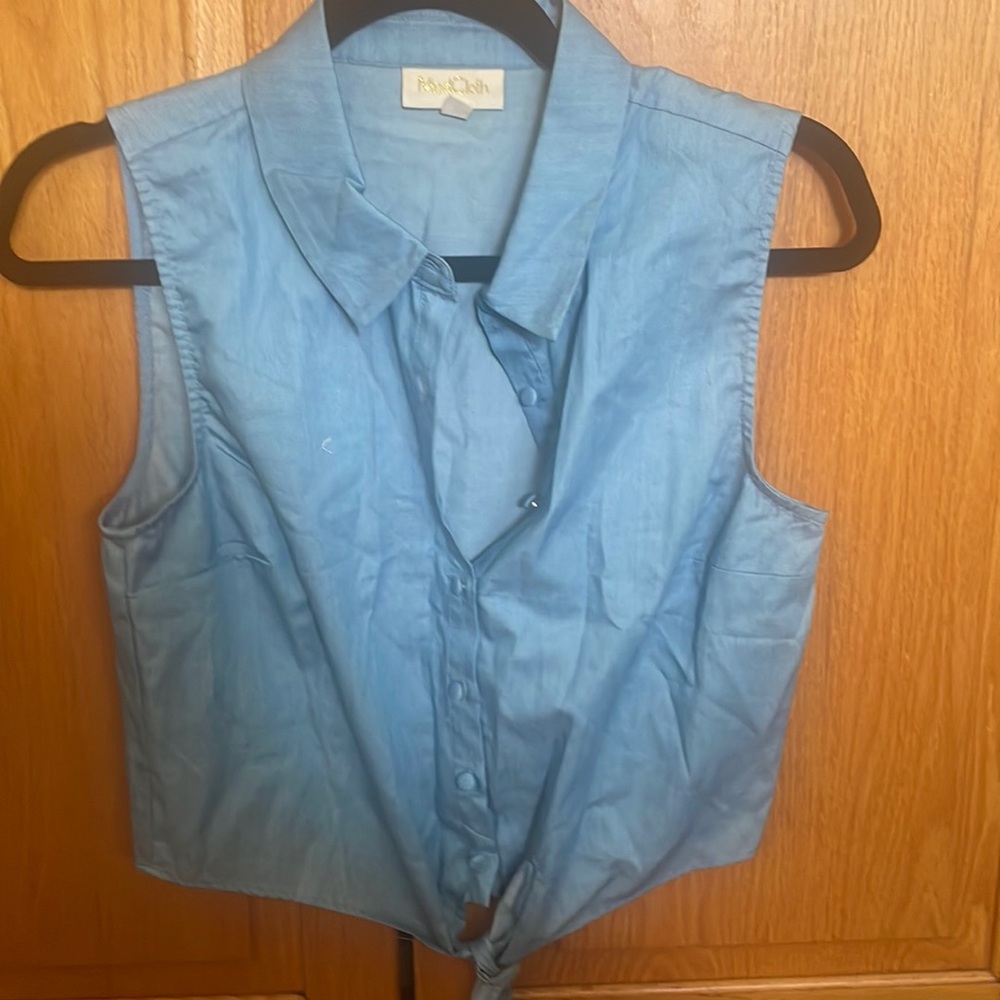 Sleeveless top size medium in blue